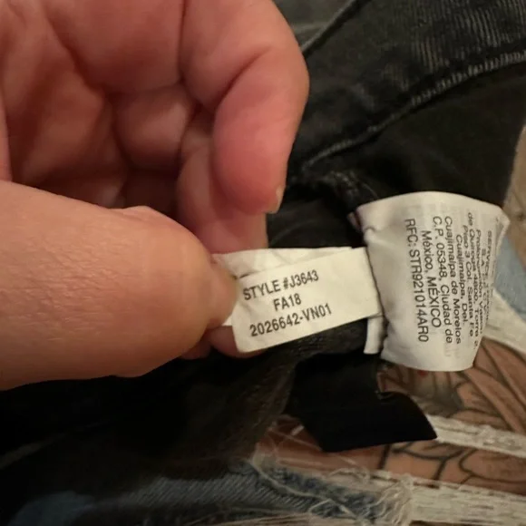 Madewell High-Rise Denim Shorts in Clint Wash: Drop-Hem Edition sz 28 - Picture 6 of 7